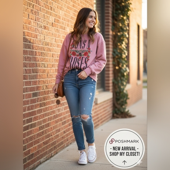 Sweaters - Vintage Original Retro 80's Guns & Roses Sweat Shirt must Have! Only 1 Available